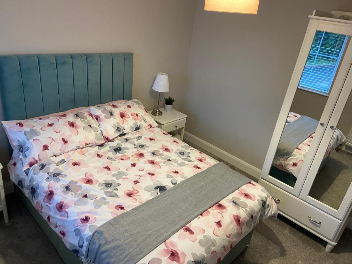 Beautiful Private Room And Bathroom Ballycastle Exterior foto