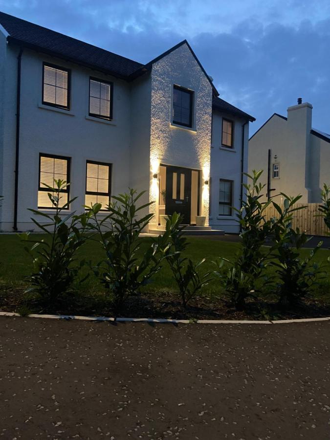 Beautiful Private Room And Bathroom Ballycastle Exterior foto